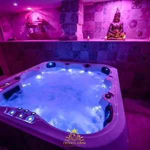 2* Love hôtel L'excellence - Luxe Sauna, Hamman&jaccuzzi